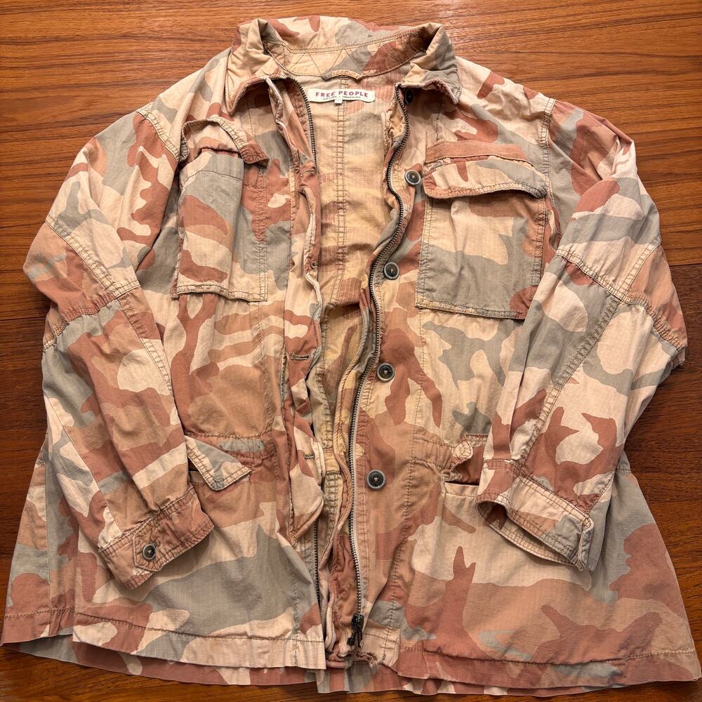 Free People Women's Camouflage Tan Full Zip Light Weight Jacket Size Large